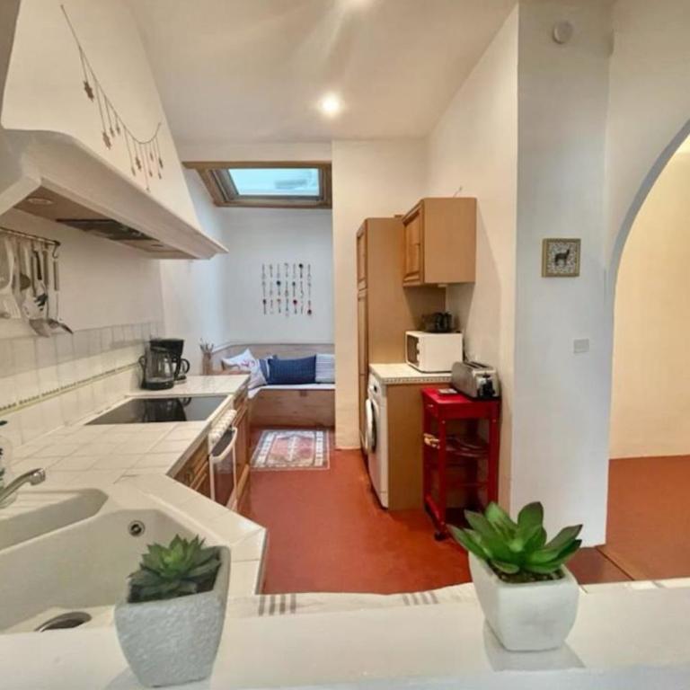 Great studio in the heart of Cannes Meynadier old city neighbourhood ! - Apartamento - 11