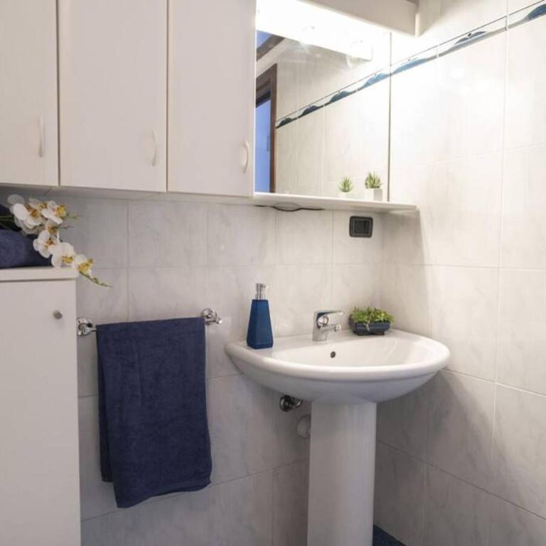 La casa di Anna - Appartamento con 2 Camere da Letto - 7