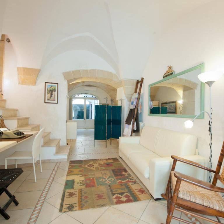 Casa d'Artista Suite & Garden - Family Room with Garden View - 9