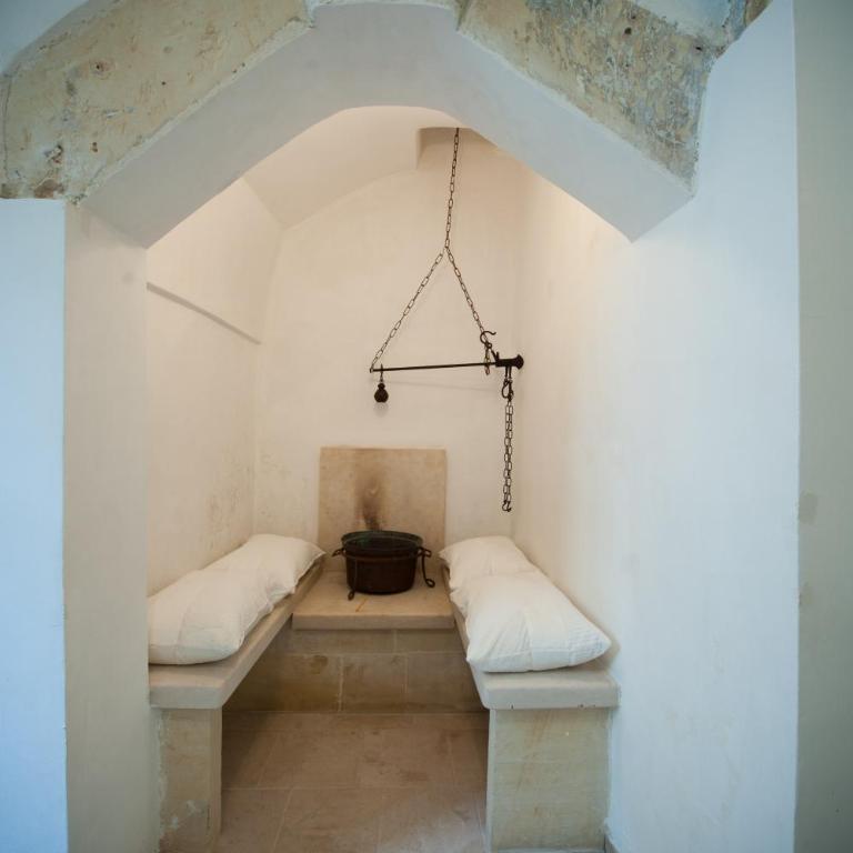 Casa d'Artista Suite & Garden - Family Room with Garden View - 17
