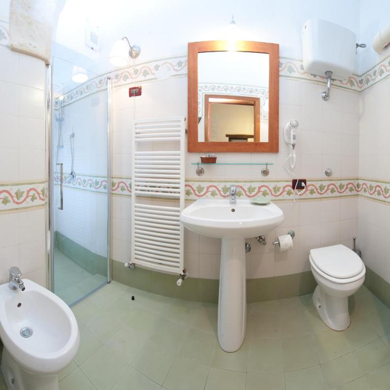 Casa d'Artista Suite & Garden - Family Room with Garden View - 28