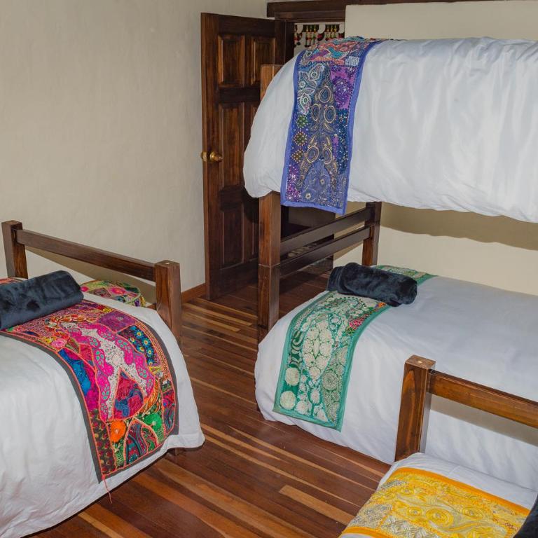 Entre Árboles Hostal - Habitación cuádruple - 2