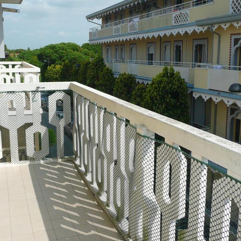 Appartamento Tintoretto - Agenzia Cocal - Appartamento con 2 Camere da Letto e Balcone - 3
