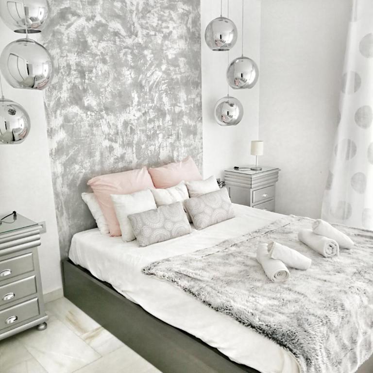 Apartamento Exclusivo Puerto Marina - Apartamento de 1 dormitorio con balcón - 2