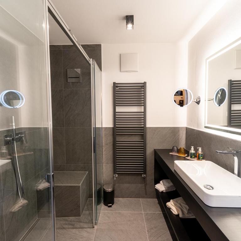 Penserhof - Alpine Hotel & Restaurant - Habitación Doble Deluxe con bañera - 4
