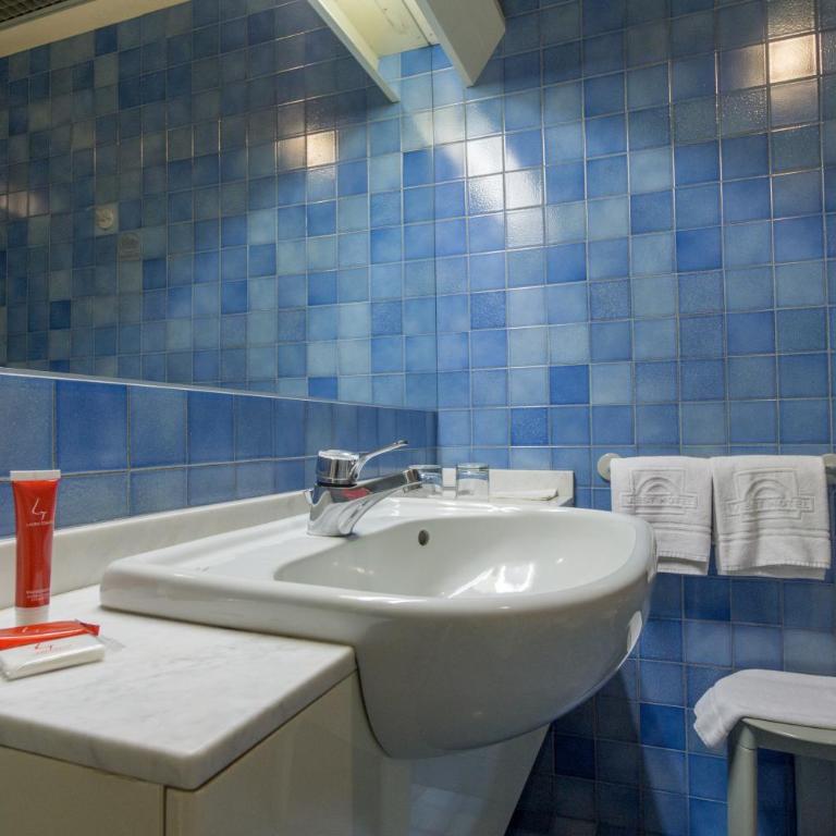 Hotel Viest - Camera Tripla - 1