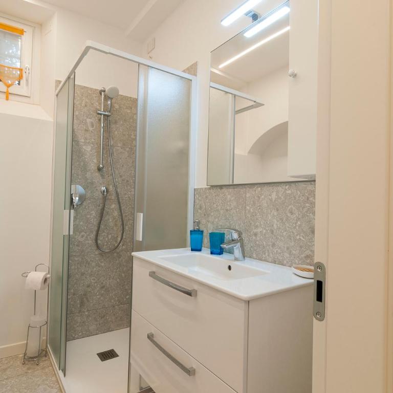 Dimore Verona - Appartamento con 1 Camera da Letto - Dimora San Domenico 1 - Vicolo San Domenico 4 - 5