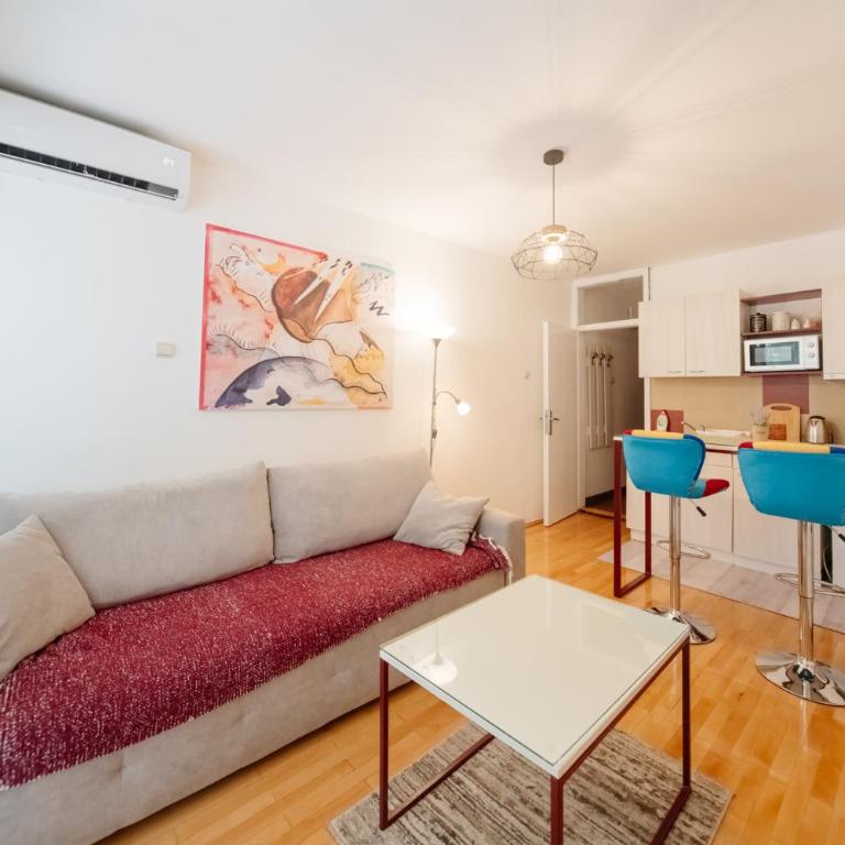 Urban City Center - One-Bedroom Apartment - 2
