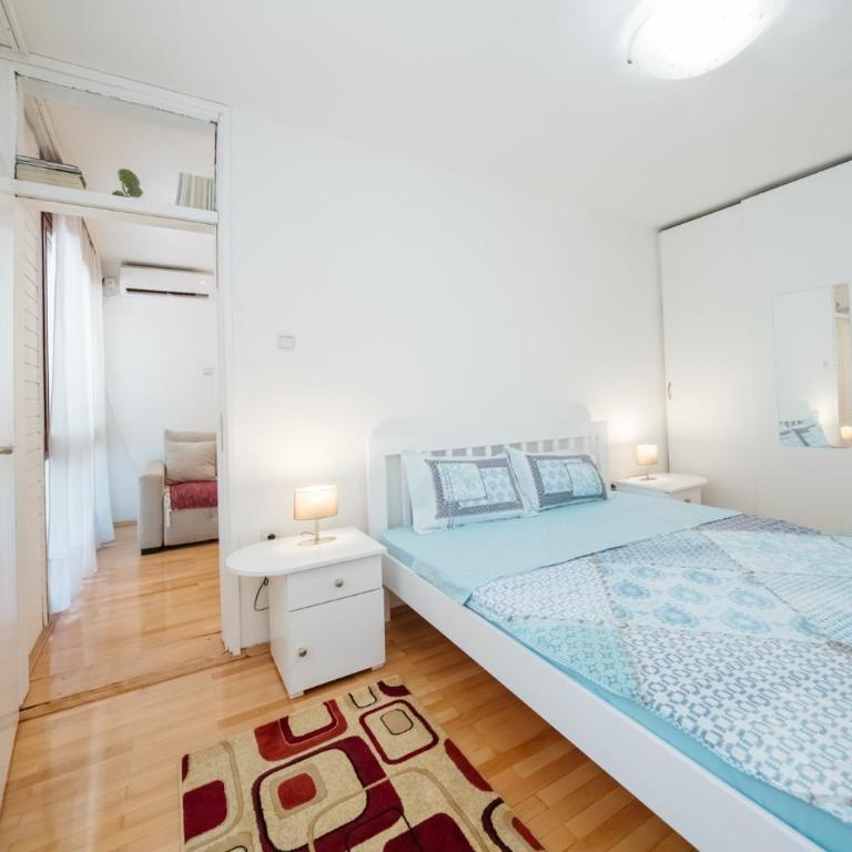 Urban City Center - One-Bedroom Apartment - 10