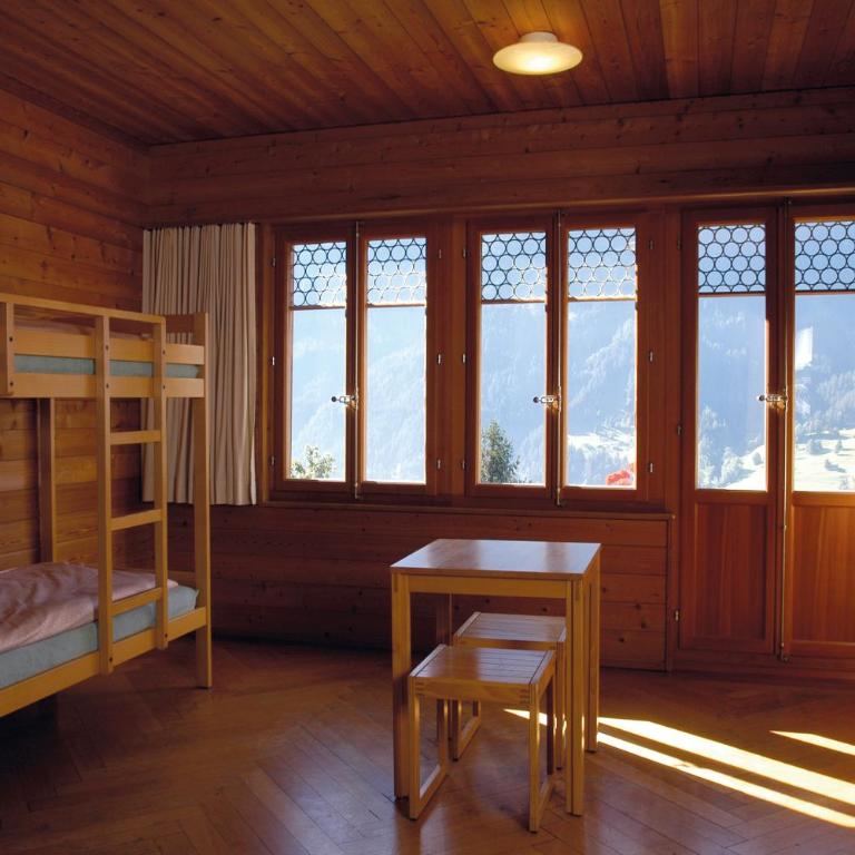 Grindelwald Youth Hostel - Bett im 6-Bett-Schlafsaal - 1