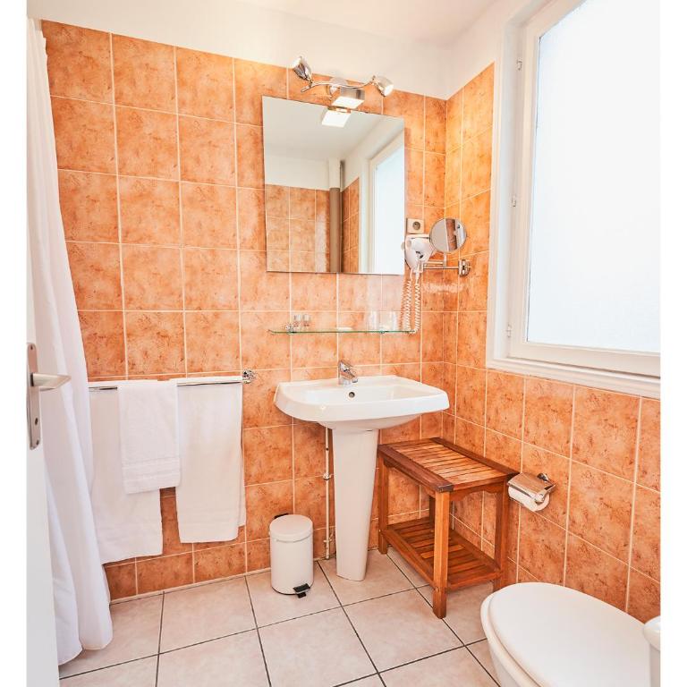 LOGIS Hôtel Du Théâtre - Chambre Double - 10