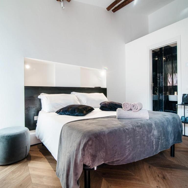 Caesar Suites by "The House Of Travelers" - Camera King Standard - 1