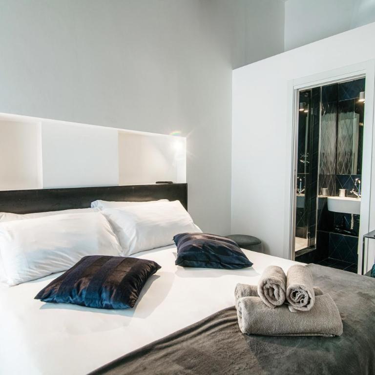 Caesar Suites by "The House Of Travelers" - Camera King Standard - 9