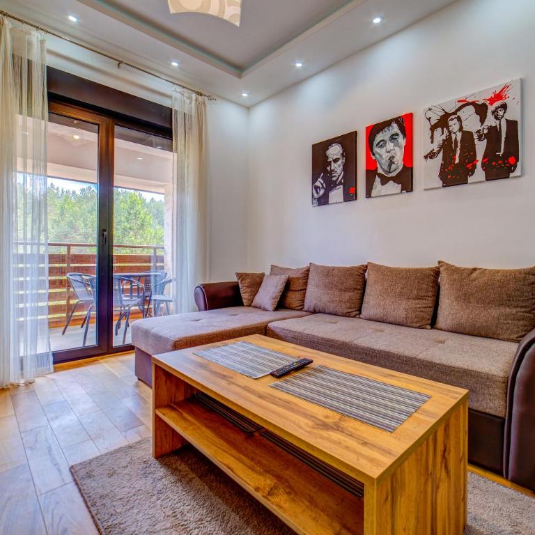 Vila Pekovic, Pine Trees View Apartment with big balcony in The Center of Zlatibor! - Apartman sa Pogledom na Planinu - 2