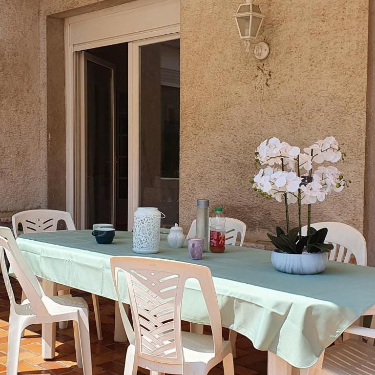 La casa de Margarita y Sisco, Villa avec piscine - Three-Bedroom Villa - 52