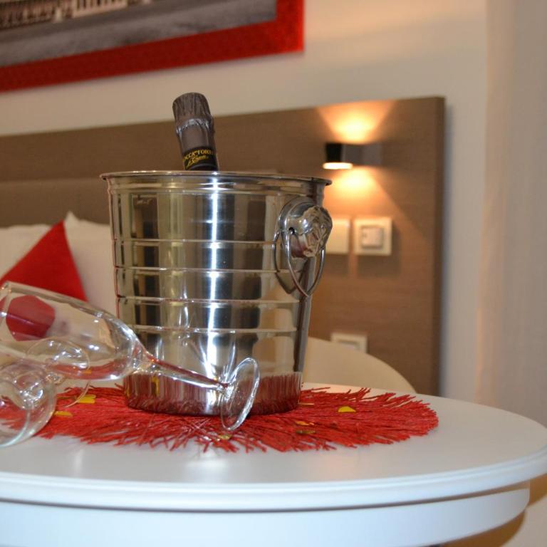 Mecla Suites - Suite Deluxe con Vasca Idromassaggio - 12