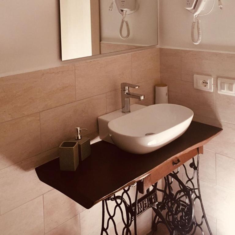 Casale I Tigli - Camera Matrimoniale con Bagno Privato - 3