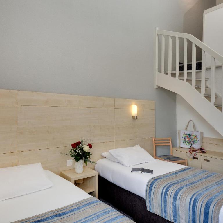 Hôtel Alba - Chambre Quadruple - Vue sur Montagnes - 4