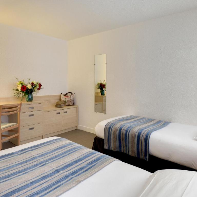 Hôtel Alba - Chambre Quadruple - Vue sur Montagnes - 7