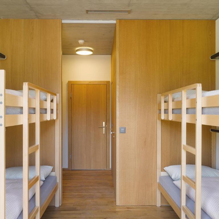 Interlaken Youth Hostel - Quadruple Room with Shower - 7