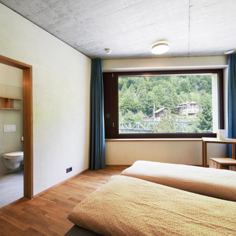 Interlaken Youth Hostel - Double Room with Shower - 5