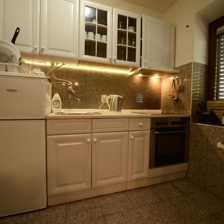 Villa Dijana - Pool, Spa, Outdoor Kitchen - Three-Bedroom Villa - 16