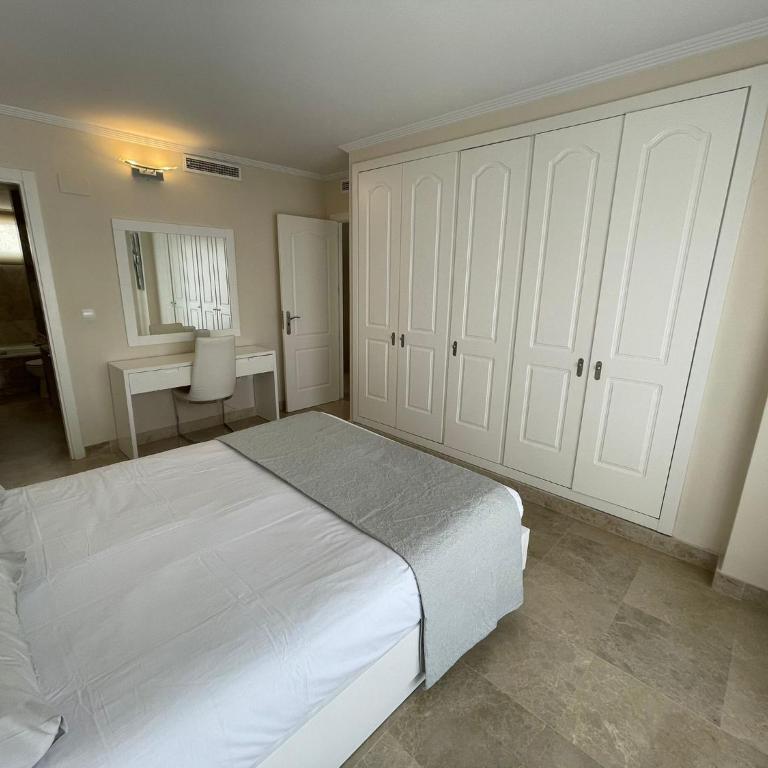 Apartamentos Naranjos del Sol Marbella - Suite - 4
