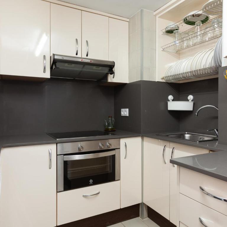 LETS HOLIDAYS Apartment sea views on the beach 3 - Apartamento de 2 dormitorios - 10