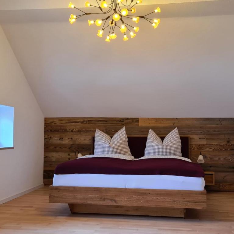 Bunter Hirsch Ferienwohnung im Garmischer Zentrum - Apartment mit 2 Schlafzimmern - 5