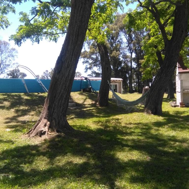 Los Arboles, casa completa a 5 minutos del Aeropuerto Ezeiza - Three-Bedroom House - 14