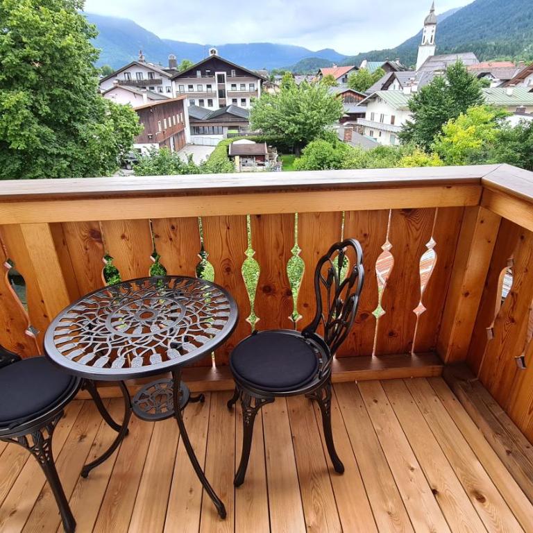 Bunter Hirsch Ferienwohnung im Garmischer Zentrum - Apartment mit 2 Schlafzimmern - 12