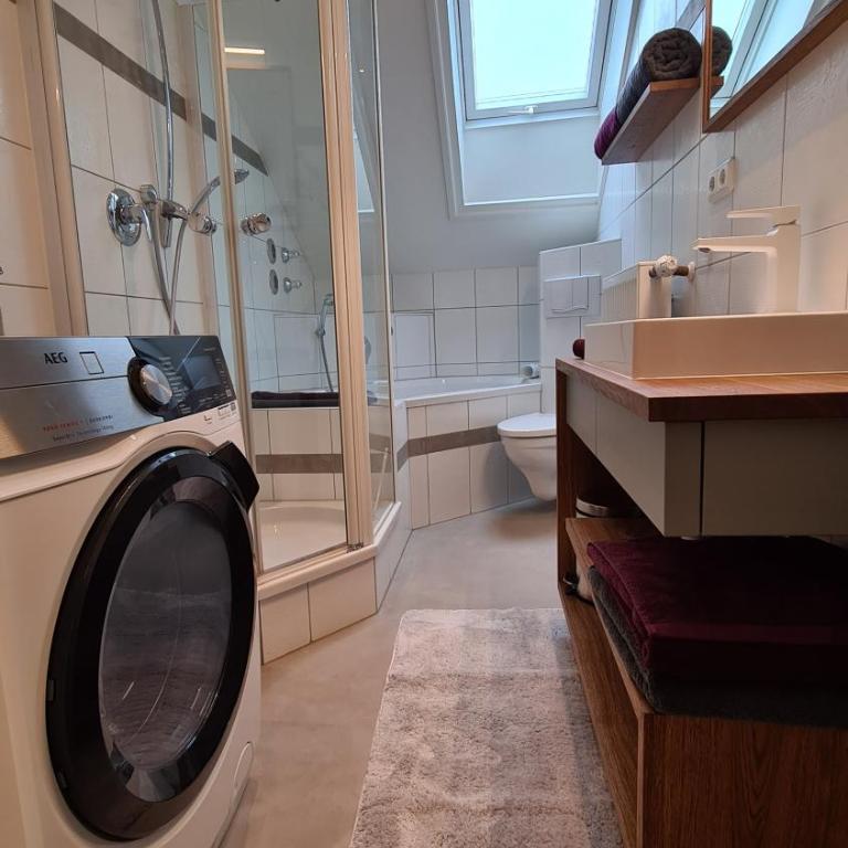 Bunter Hirsch Ferienwohnung im Garmischer Zentrum - Apartment mit 2 Schlafzimmern - 20