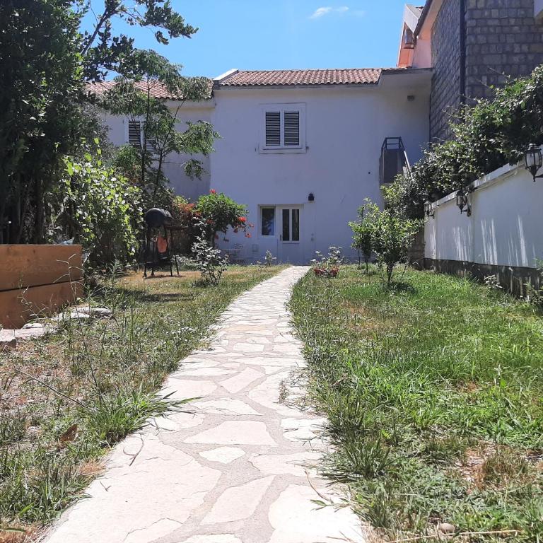 Beach House Buljarica - Villa - 15