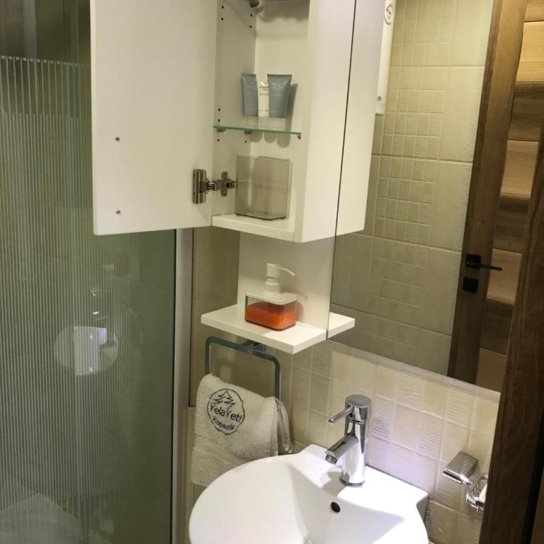 YelaYeti Apartments - Family Studio - 28