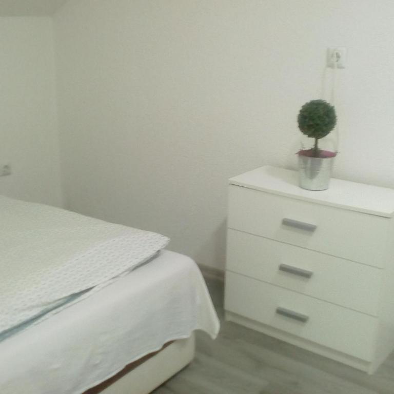 all seasons 2 - Two-Bedroom Apartment - 5