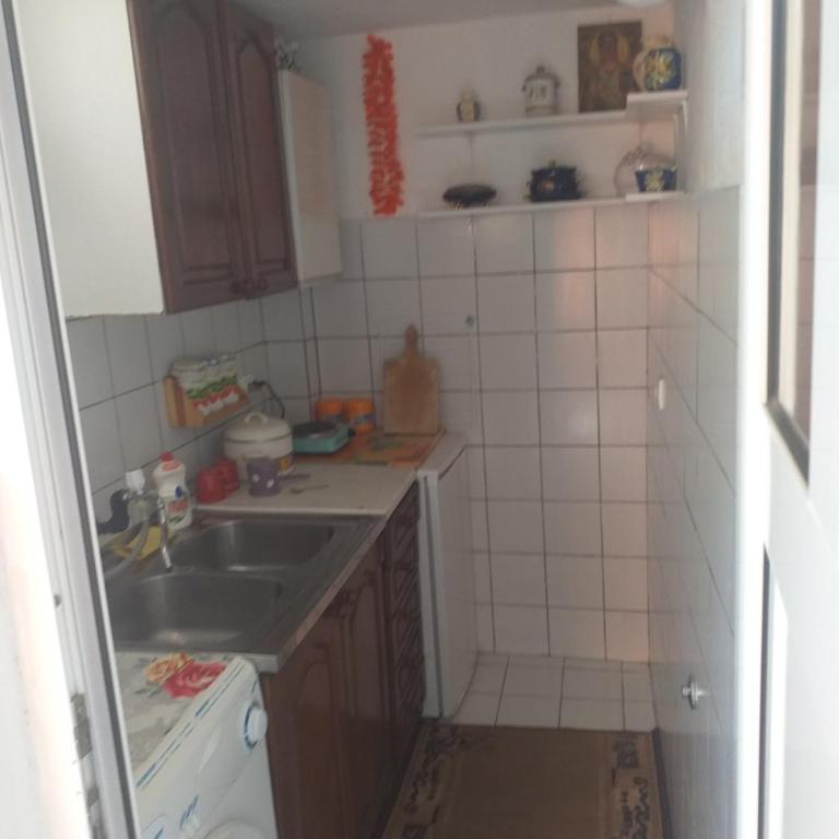 Guesthouse Djacic - Komfor Trokrevetna Soba sa Tušem - 11