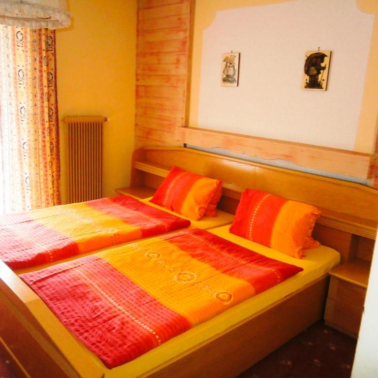 Pension Susi - Doppelzimmer mit Balkon - 2