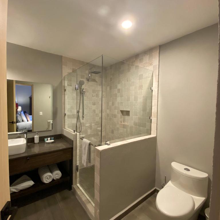 Hotel Casa Once - Deluxe Double Room (2 Adults + 1 Child) - 8
