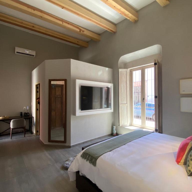 Hotel Casa Once - King Suite - 19