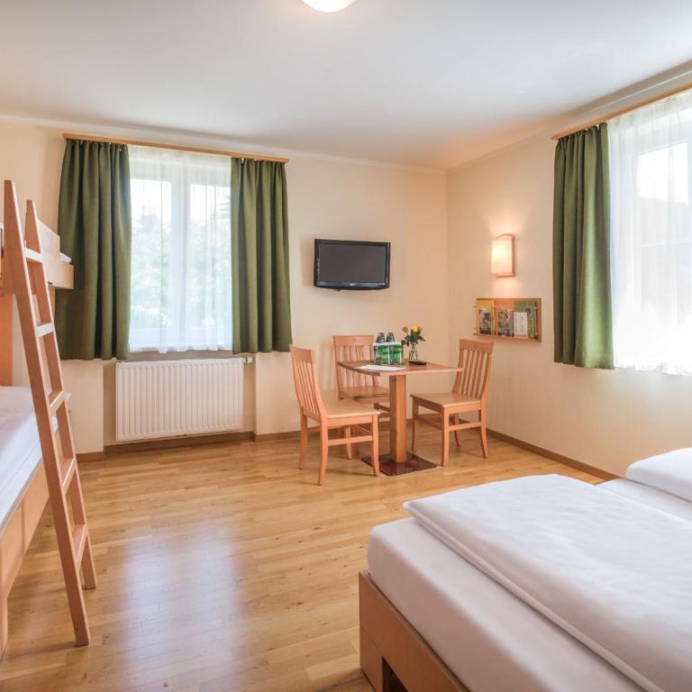JUFA Hotel Altaussee - Vierbettzimmer - 1