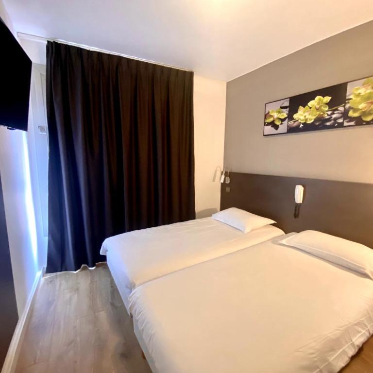 Hotel Victor Hugo - Chambre Lits Jumeaux - 3