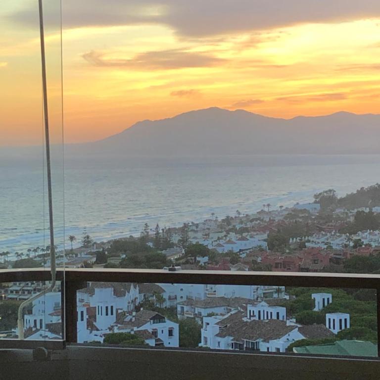 Vistas al Mar Marbella del Este - Apartamento de 1 dormitorio - 2