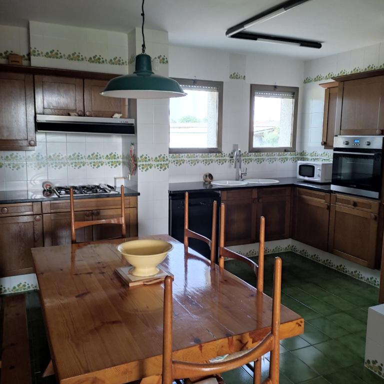Villa de l'Ebre - Six-Bedroom House - 29