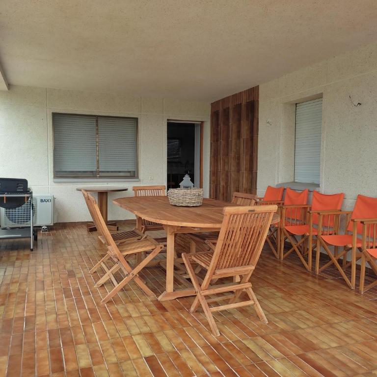 Villa de l'Ebre - Six-Bedroom House - 16