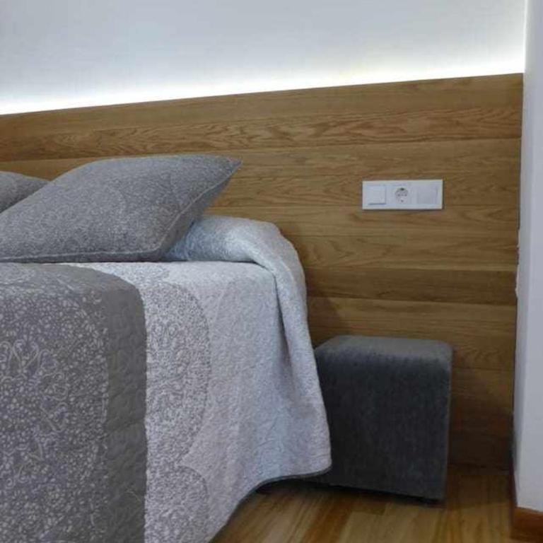 RyS Ourense Centro PARKING Gratis - Four-Bedroom Apartment with Balcony - 13