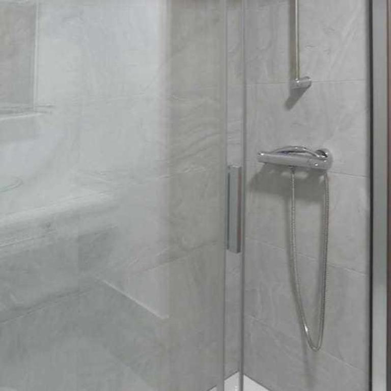 RyS Ourense Centro PARKING Gratis - Four-Bedroom Apartment with Balcony - 18