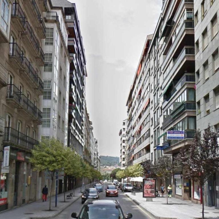 RyS Ourense Centro PARKING Gratis - Four-Bedroom Apartment with Balcony - 26