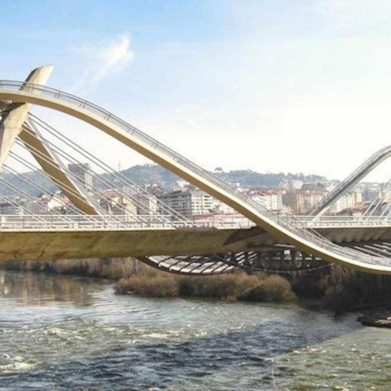 RyS Ourense Centro PARKING Gratis - Four-Bedroom Apartment with Balcony - 28