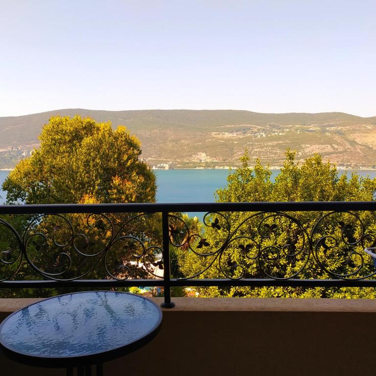 Sunny Bay Apartments - Studio Apartment with Sea View - 4