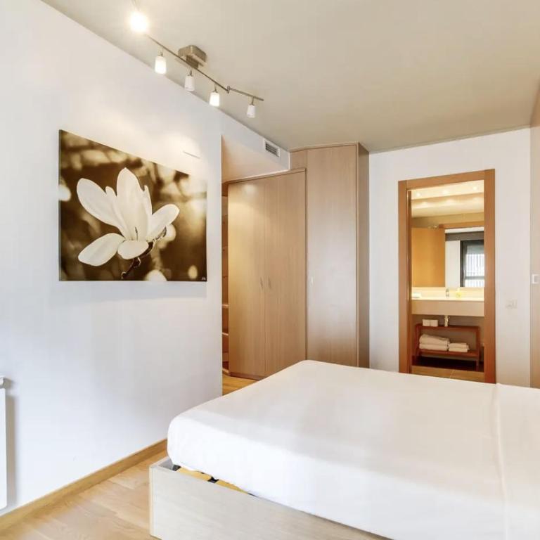Stay U-nique Apartments Diagonal Mar - Four-Bedroom Apartment - 13